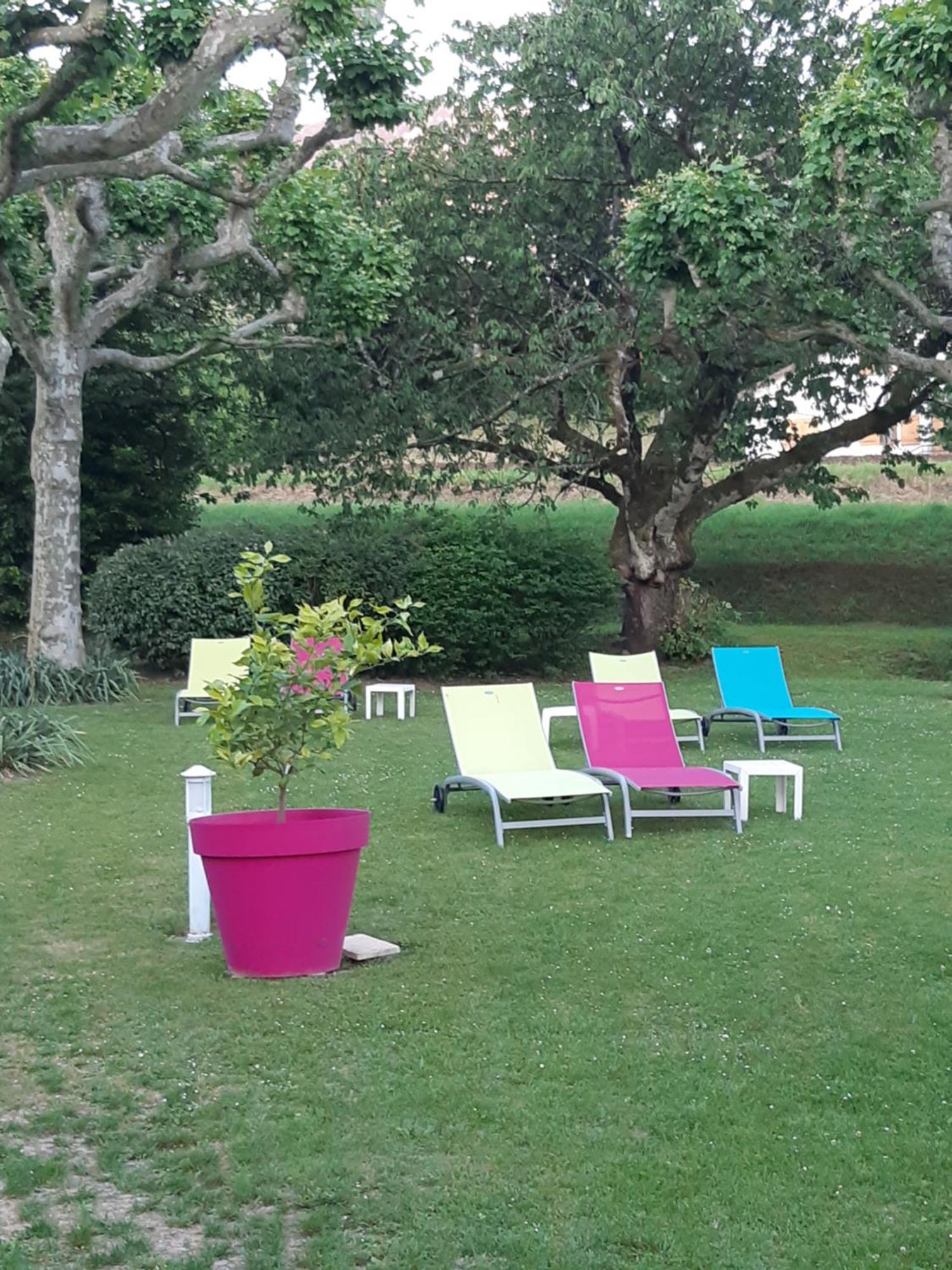 Logis Auberge Saint Simond อิกซ์เลส์แบ็งส์ ภายนอก รูปภาพ